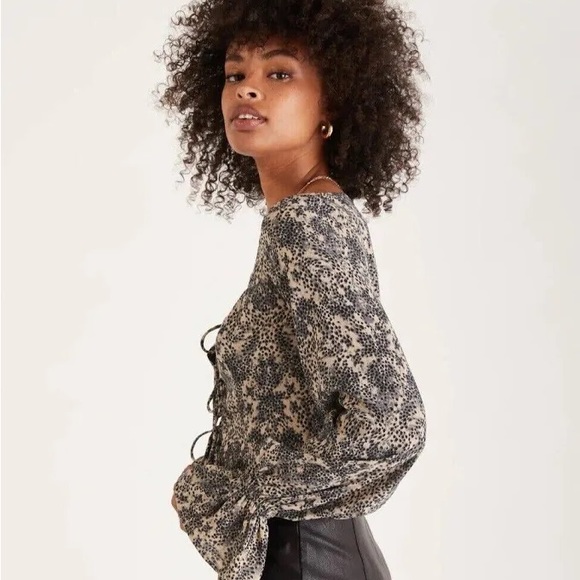 Backyard Roses Isabella Top - Picture 5 of 5